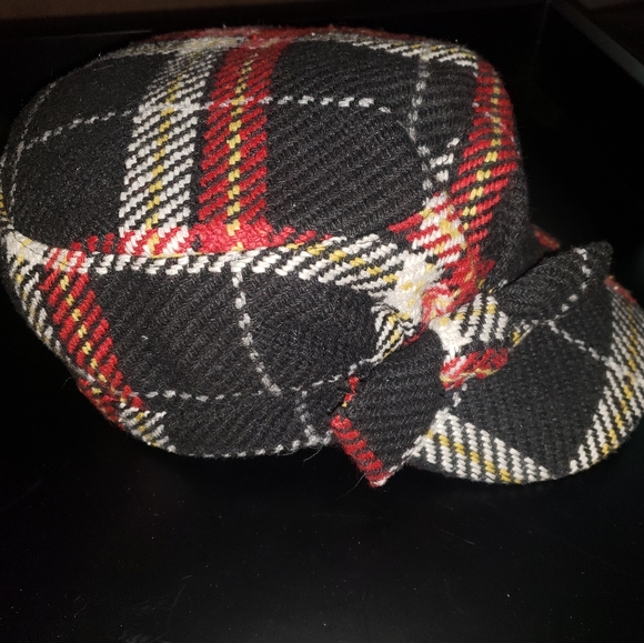 Cute plaid hat with a bow - Picture 2 of 12